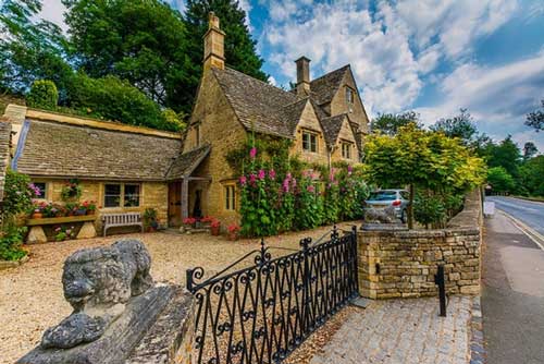 Chiêm ngưỡng ngôi làng cổ xinh đẹp nhất nước Anh