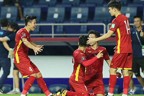 'Vùi dập' Indonesia, đội tuyển Việt Nam xây chắc ngôi đầu