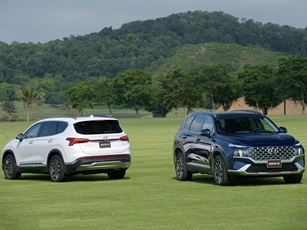 So sánh trang bị của Hyundai Santa Fe 2021 phiên bản rẻ nhất với các đối thủ khác