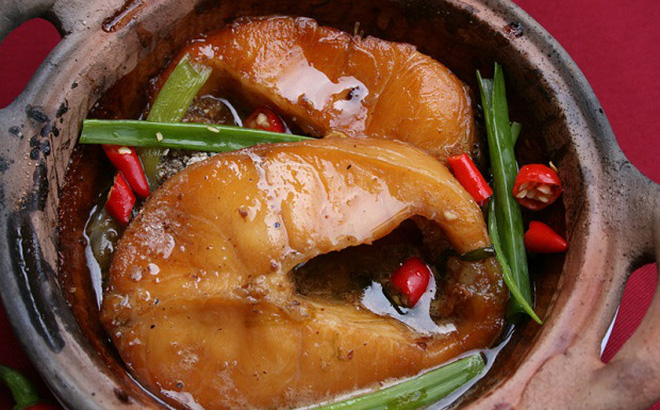 Bệnh nhân mang cá kho đến tái khám, bác sĩ ăn thử chỉ biết lắc đầu: 'Thủ phạm' gây bệnh ngay trong bữa ăn hàng ngày