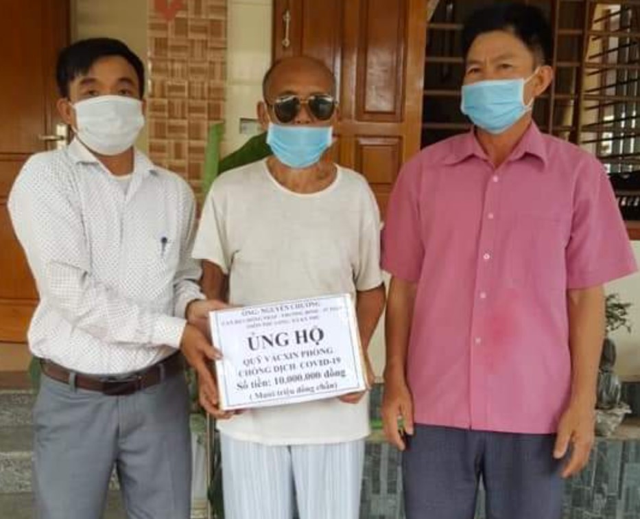 H&#xE0; T&#x129;nh: C&#x1EE5; &#xF4;ng 97 tu&#x1ED5;i r&#xFA;t ti&#x1EC1;n ti&#x1EBF;t ki&#x1EC7;m &#x1EE7;ng h&#x1ED9;  Qu&#x1EF9; v&#x1EAF;c xin ph&#xF2;ng, ch&#x1ED1;ng Covid -19 