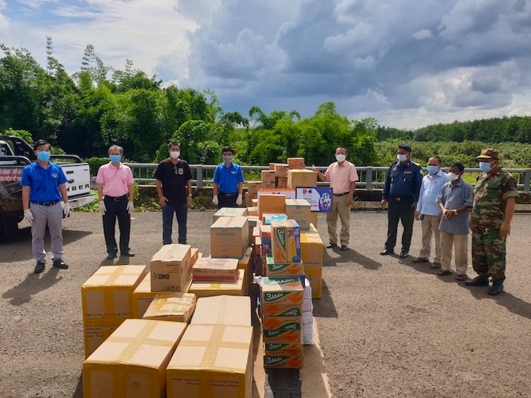 Tuổi trẻ Bình Phước cùng doanh nghiệp chung tay hỗ trợ Campuchia phòng chống Covid-19