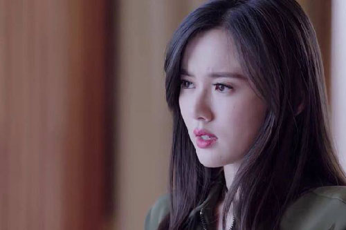 Ngủ gật cạnh đống quần áo bừa bộn, tôi bị mẹ chồng "tặng" cho một cú tát trời giáng và màn ném vali ra khỏi nhà giữa đêm