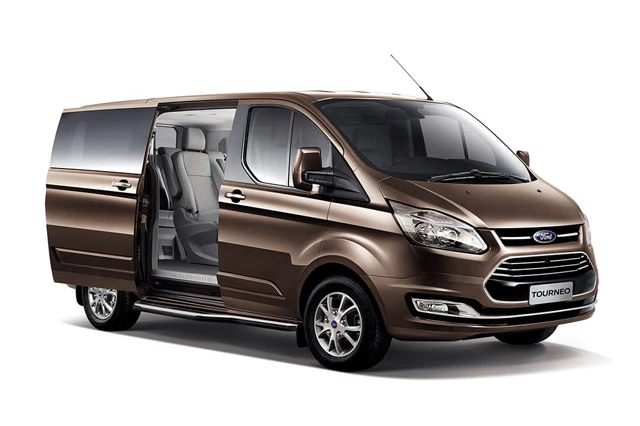 6. Ford Tourneo (doanh số: 32 chiếc). Ảnh: Ford Việt Nam.