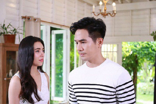 Bố mẹ chồng giục giã chuyện sinh cháu, con dâu vẫn lén uống thuốc tránh thai mỗi ngày, tôi cay đắng đề nghị ly hôn ngay khi nghe vợ gọi điện