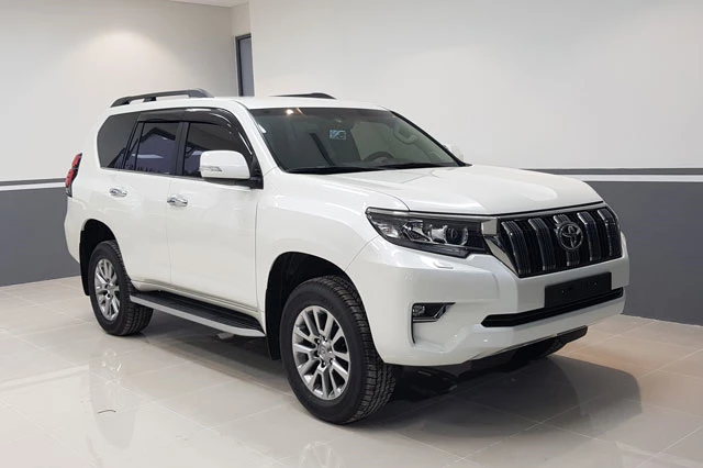 8. Toyota Land Cruiser Prado (doanh số: 51 chiếc).