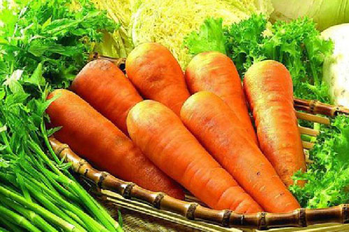 Mua cà rốt chọn củ màu sẫm là đúng hay sai? Đừng vội chọn mua nếu không biết mẹo hay này
