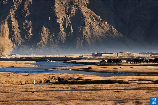 Thành phố đá bí ẩn ở Tân Cương hàng nghìn năm vẫn còn nguyên vẹn