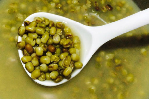 Bí kíp nấu đậu xanh trong 'chớp nhoáng' chỉ 2 phút bung hết vỏ, hạt nở mềm