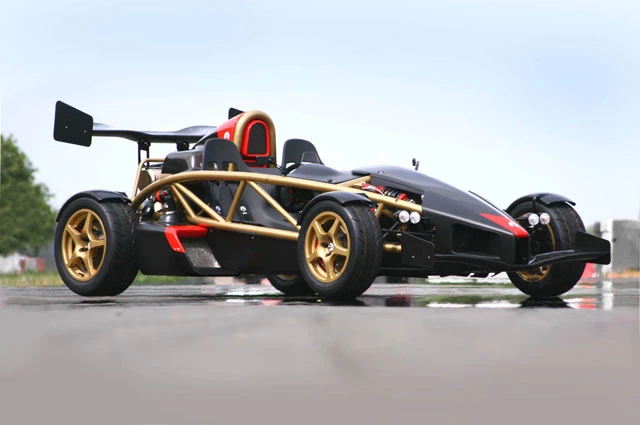 1. Ariel Atom 500 (thời gian tăng tốc từ 0-100 km/h: 2,3 giây).