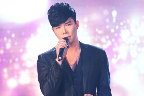 Nathan Lee tố bị "ca sĩ hạng Z" đánh bản quyền, tuyên bố người này "sẽ phải trả giá"