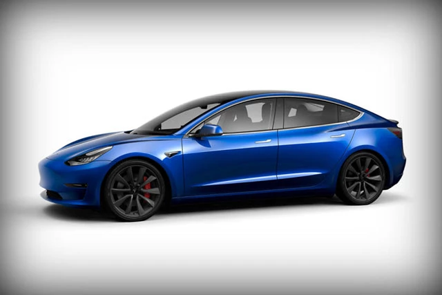 5. Tesla Model 3 Performance (vận tốc tốc đa: 261 km/h).