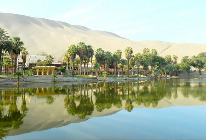 Ốc đảo Huacachina