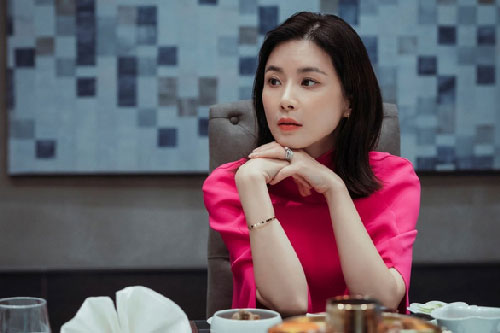 Sang thăm bà nội bạn trai đang ốm, hớn hở vào bếp nấu ăn thì bà đưa quả táo yêu cầu làm món khiến tôi rụng rời