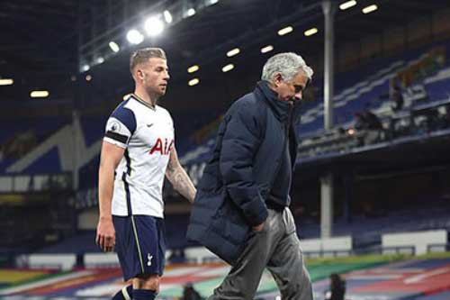 Mourinho: 'Tôi đã giành được 25 danh hiệu rưỡi'