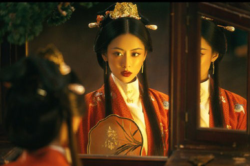 Mỹ nhân 6 lần làm Hoàng hậu: Sủng hạnh đặc biệt hay "bùa chú" phía sau?