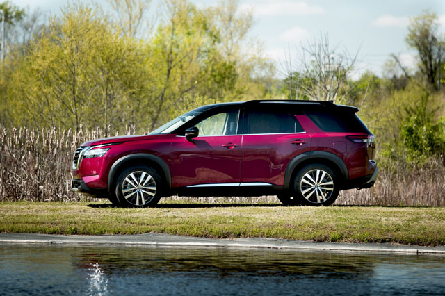 SUV Nissan dùng động cơ V6, giá gần 800 triệu, cạnh tranh với Kia Telluride, Mazda CX-9