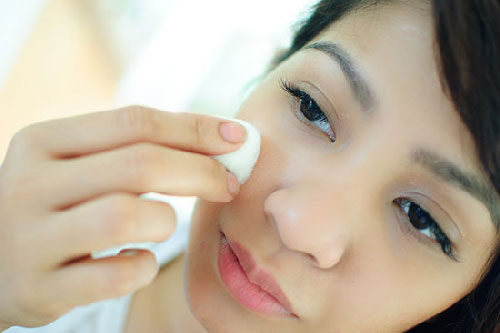 Trị mụn đầu đen hiệu quả với chanh