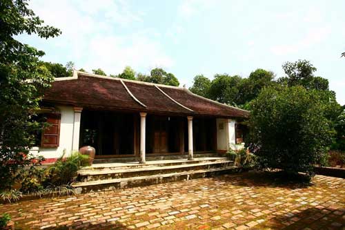 Khám phá nét đẹp bình yên của làng cổ Phước Tích