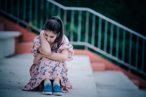 Về nhà thấy con heo đất bị đập vỡ, tôi hỏi chồng và bàng hoàng khi biết mục đích anh dùng số tiền đó