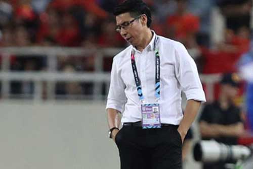 HLV Malaysia nhận tin sốc trước thềm đại chiến với ĐT Việt Nam