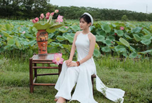 Con gái Hiệp Gà 17 tuổi: Phổng phao, cao lớn, được khuyên đi thi Hoa hậu