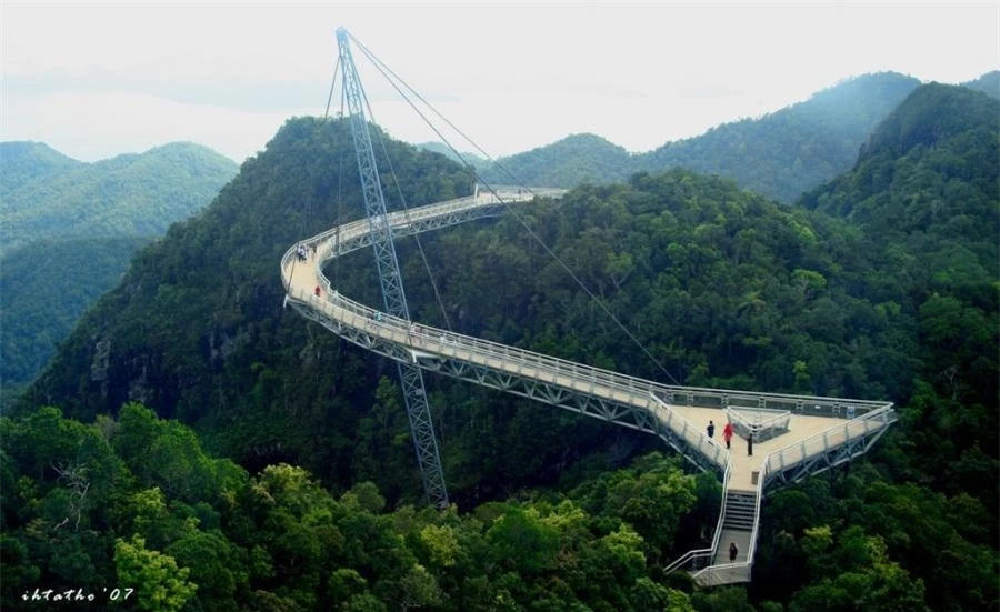 6 cây cầu đáng sợ nhất thế giới, không dành cho người yếu tim