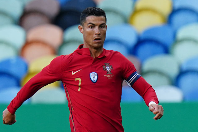 Top 10 cầu thủ lớn tuổi nhất EURO 2020: Ronaldo góp mặt