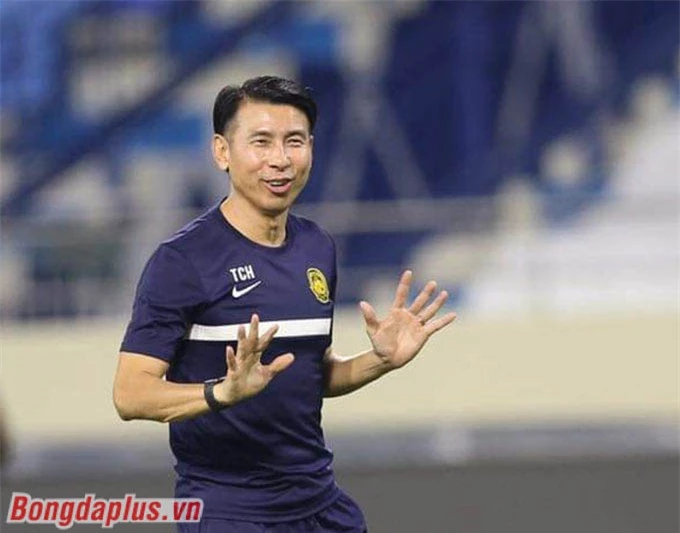 HLV Tan Cheng Hoe muốn các cầu thủ thoải mái trước khi bước vào tập luyện nghiêm túc 