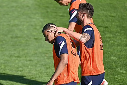 Mbappe không chấp nhận lời xin lỗi của Giroud