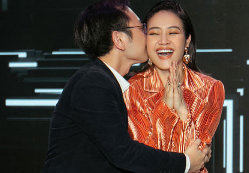 Tuổi 32 bình yên của Phí Linh - nữ MC "King of Rap" bên chồng là phó phòng ở VTV