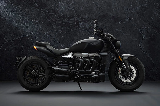 4. Triumph Rocket 3 R Black và Rocket 3 GT Triple Black Limited Edition.