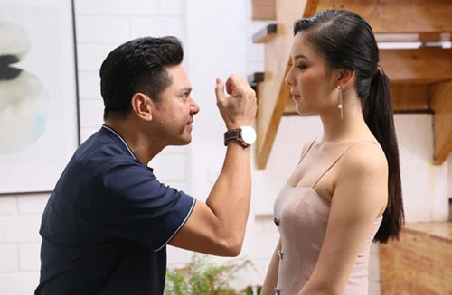 Mất 1 chỉ vàng quà cưới, chồng nghi vợ rồi bắt ngủ đứng trong đêm tân hôn, sáng ra nhìn cảnh tượng mà anh ta 'hối không kịp'