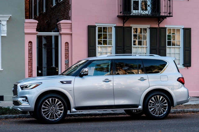 Infiniti QX80.