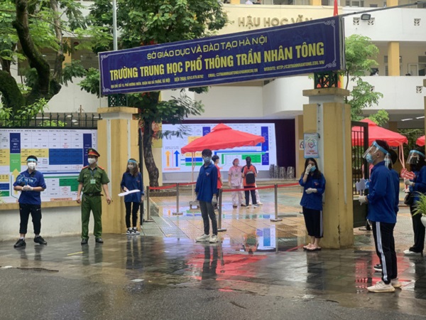 Hà Nội: Nhiều thí sinh vắng mặt trong buổi thi đầu tiên vào lớp 10 do ảnh hưởng dịch Covid- 19