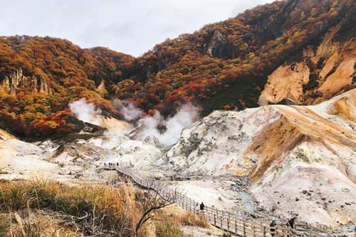 Onsen và chụp ảnh không chán ở 'Thung lũng tử thần'