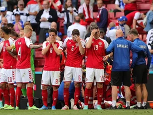 Eriksen qua cơn nguy kịch sau khi bị đột quỵ