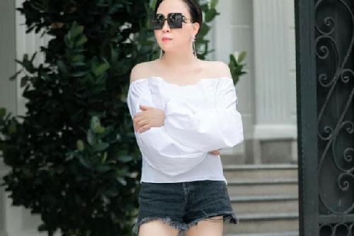 Nhìn ảnh đời thường của Phượng Chanel mà ngỡ ngàng vì đôi chân vừa thon vừa trắng