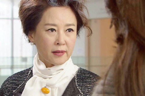 Mẹ vợ không giúp chăm cháu ngoại nằm viện còn buông một câu điếng người khiến vợ chồng tôi lúng túng