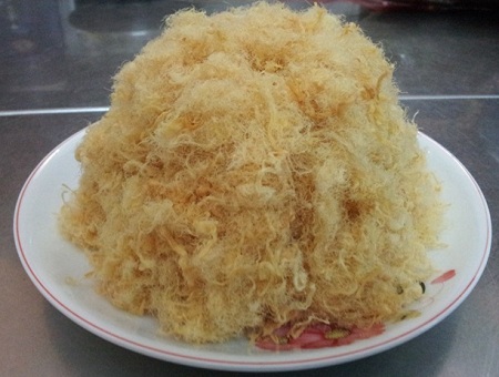 Cô bán xôi giúp dân phân biệt ruốc sạch, ruốc bẩn độc