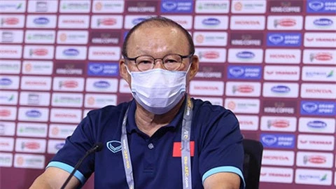 HLV Park Hang Seo bị cấm tiếp xúc tuyển Việt Nam trận UAE