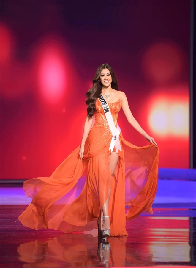 Khánh Vân khoe mặt mộc cực phẩm tại khu cách ly tập trung, quả xứng danh top 21 Miss Universe - Ảnh 8.