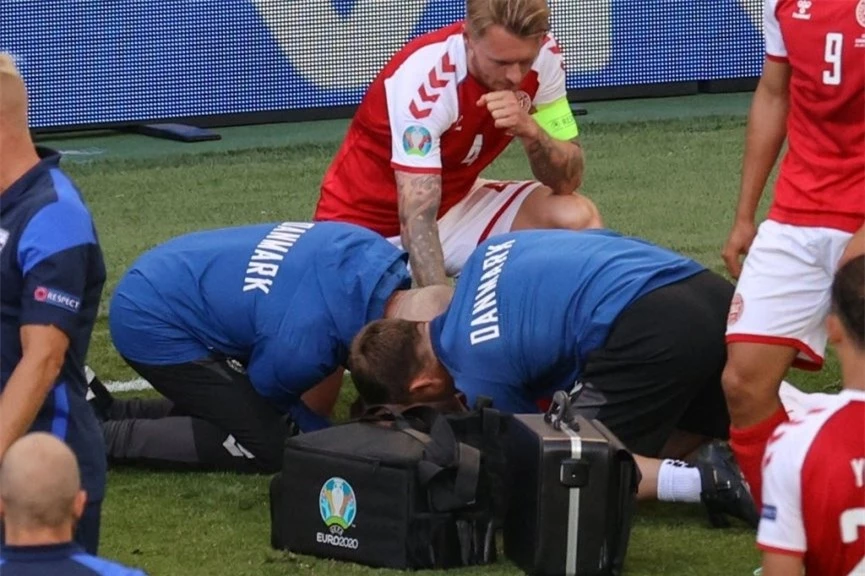 Đội ngũ y tế Đan Mạch đã kịp thời cứu sống Eriksen