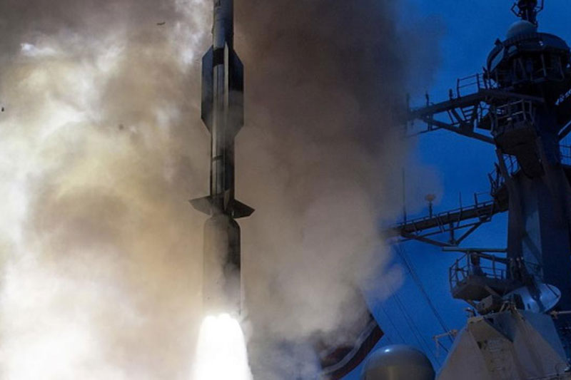 JB Press: Tàu chiến Nga cản trở vụ phóng tên lửa đánh chặn Aegis SM-6 Dual-II của Mỹ
