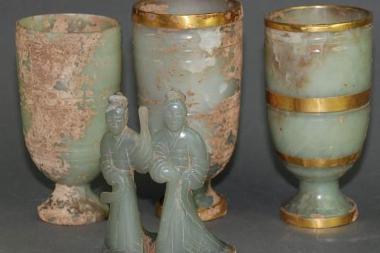 Cả gan bán bảo vật đào được trong lăng mộ hoàng đế, 3 người nông dân tưởng 'đổi đời' - Ai ngờ!