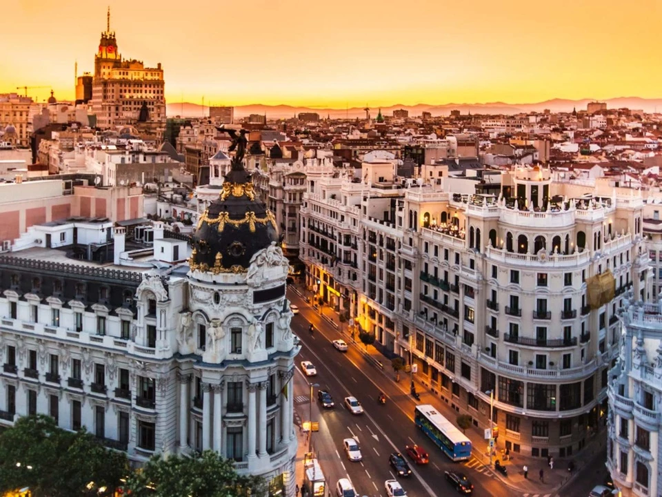 Sự thành công của Ngày sách và bản quyền thế giới đã khuyến khích UNESCO phát triển khái niệm "Thủ đô sách thế giới". Năm 2001, thành phố Madrid được vinh danh là "Thủ đô sách thế giới" đầu tiên.