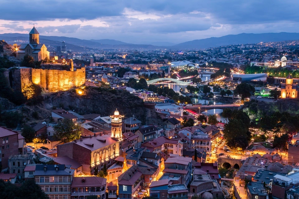 Thành phố Tbilisi (Georgia) đã được UNESCO vinh danh là "Thủ đô sách thế giới" năm 2021. Tbilisi đã thực hiện một dự án ứng dụng kỹ thuật số để chuyển đổi sách thành trò chơi, thiết kế đặc biệt dành cho trẻ em, thanh thiếu niên nhằm phổ cập đọc sách và tăng khả năng tiếp cận sách trong toàn xã hội.