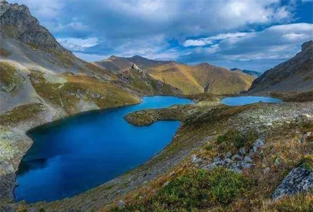 3 hồ nước khủng khiếp nhất thế giới, 1 hồ nóng quanh năm và 1 hồ giết người vô hình 1