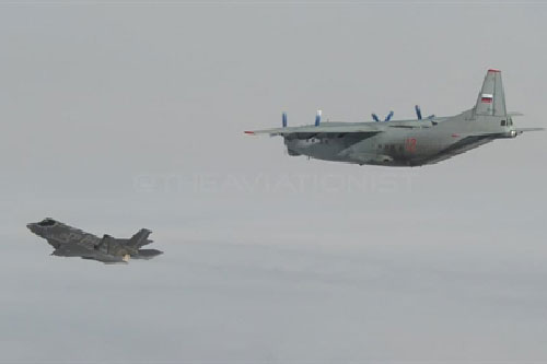 Sai lầm của phi công khiến F-35 có thể bị...An-12 bắn hạ