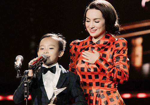 Hồ Văn Cường có gì sau 5 năm làm con nuôi, thường xuyên đi diễn cùng Phi Nhung?